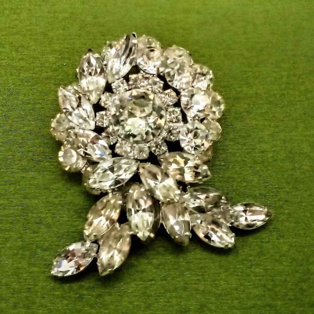 Vintage Clear Crystal Prong Set Polished Silver Pin Brooch